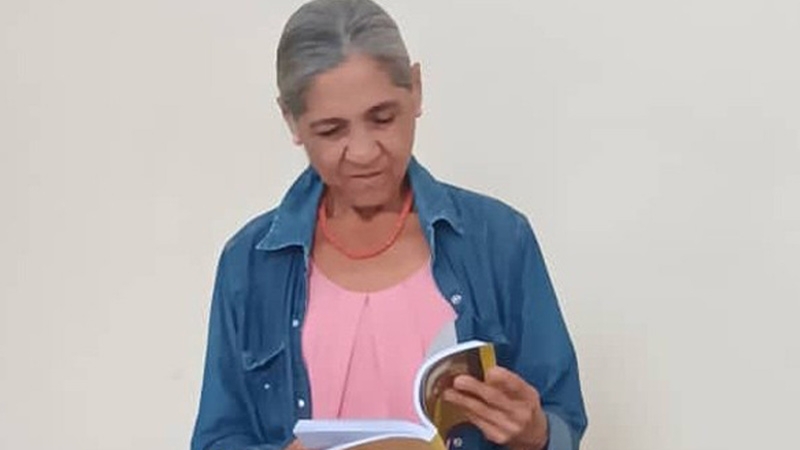 Her books are kisses of inspiration for the children